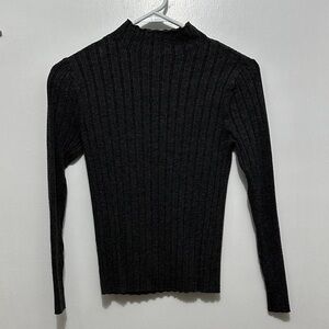 Elegant Grey Ribbed Turtleneck Sweater